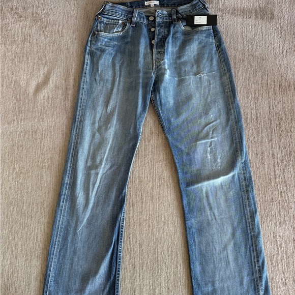 A VINTAGE FIT - Picture 2 of 4